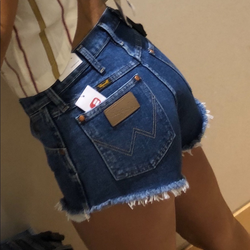 Wrangler jean shorts! (ONLY WORN ONCE)